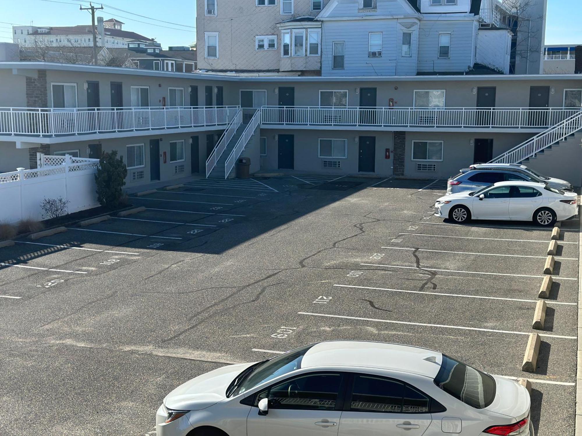 Beautiful Condo Sleeps 4- Only 2 Blocks From Beach Ocean City Exterior photo